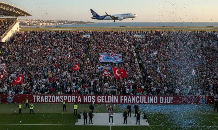 Bordo Mavili Formayı Giyecek Franculino Dju Yola Çıktı